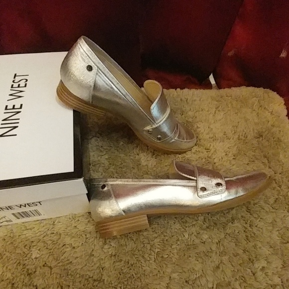 nine west silver loafers
